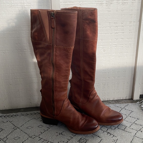 SOLD // Timberland brown leather boots - Picture 3 of 9